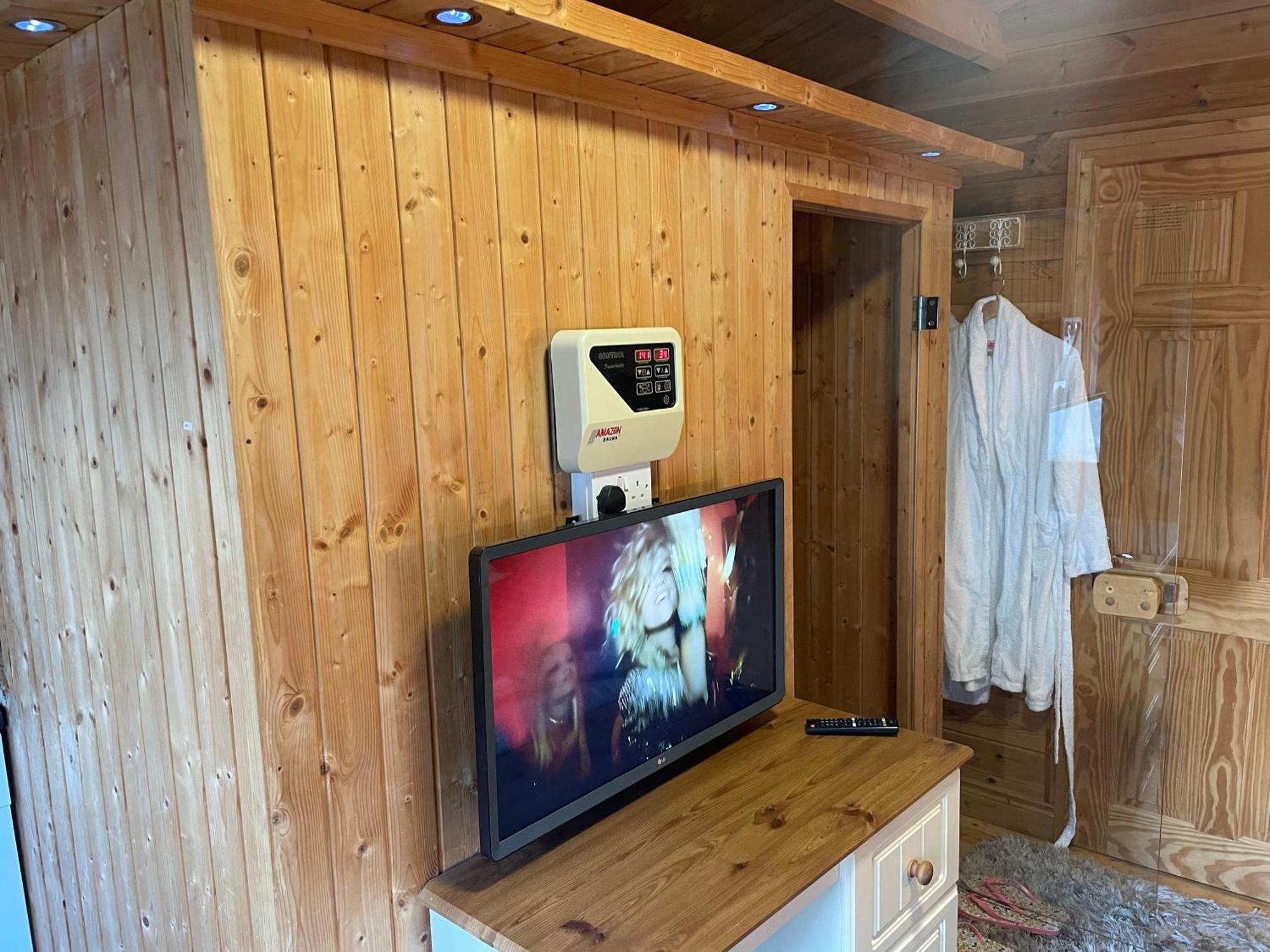 Chalet Free Sauna & Spa Superking Bed Killaloo Esterno foto